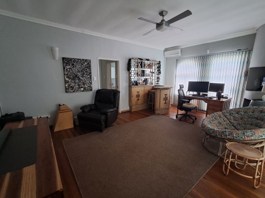 4 Bedroom Property for Sale in Vanes Estate Eastern Cape